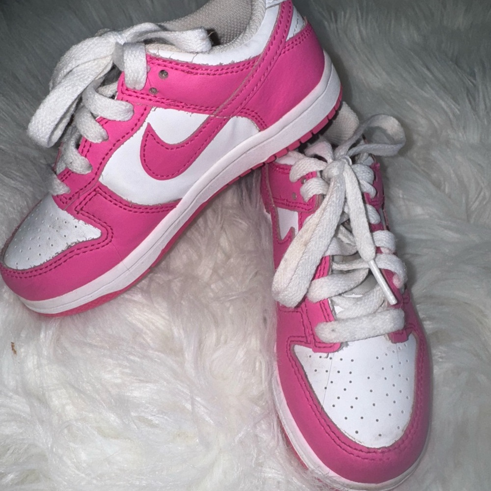 Nike Kids Low-Top Dunk Sneakers in Pink and White